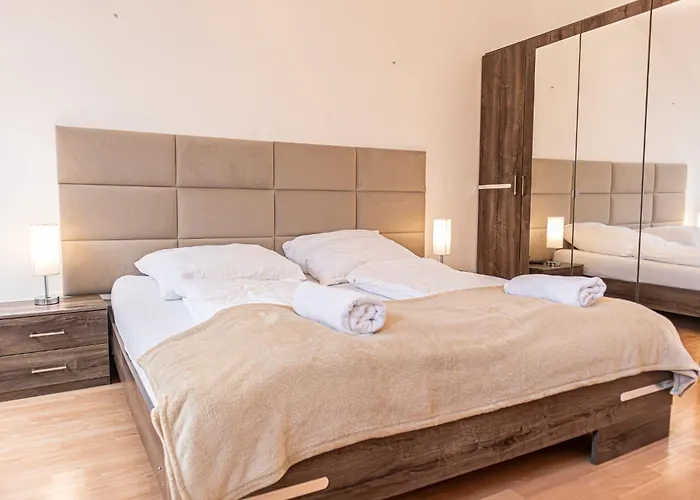 Spacious 2Br Apt Great Location - Near Schoenbrunn